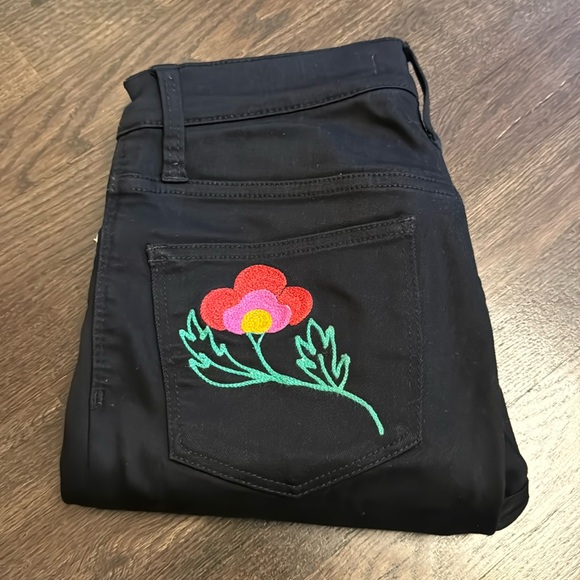 9" Mid-Rise Skinny Jeans in Lunar Wash: TENCEL Denim Edition with Fort Lonesome - Picture 2 of 9